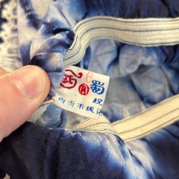 Blue White Tie Dye Embroidery Hem Bat Wing Top Blouse Women’s Medium - Picture 5 of 6